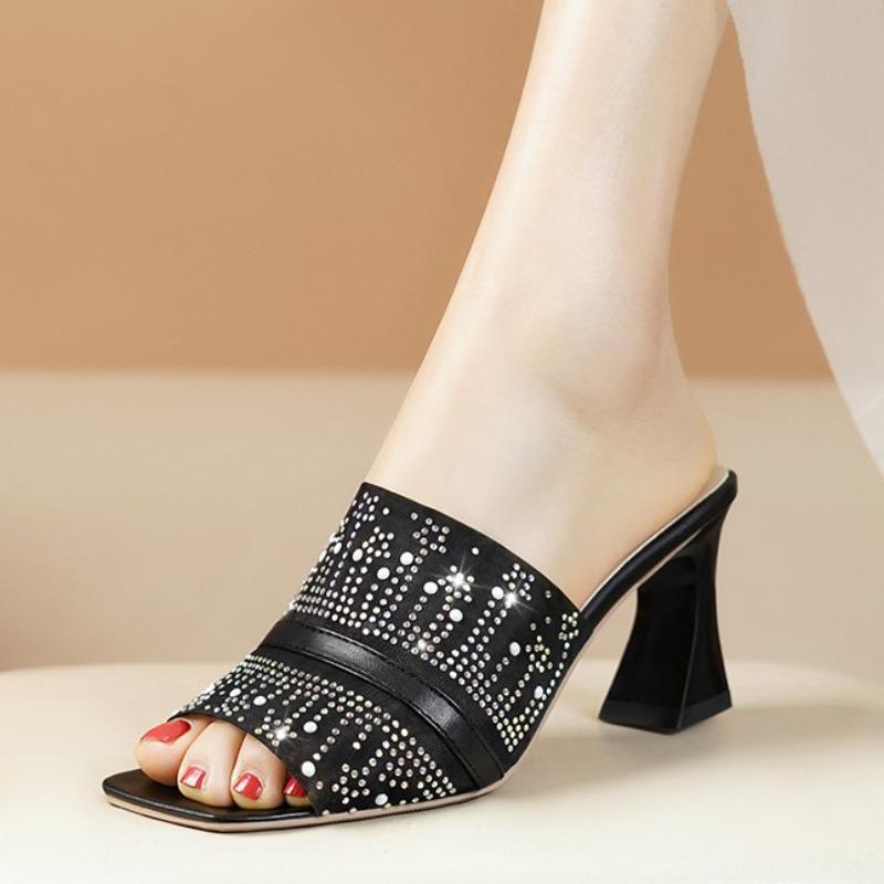 

Сексуальные серебряные женские тапочки со стразами и блестками, женские босоножки с открытым носком на необычном высоком каблуке, лето 2024, модная обувь для вечеринок