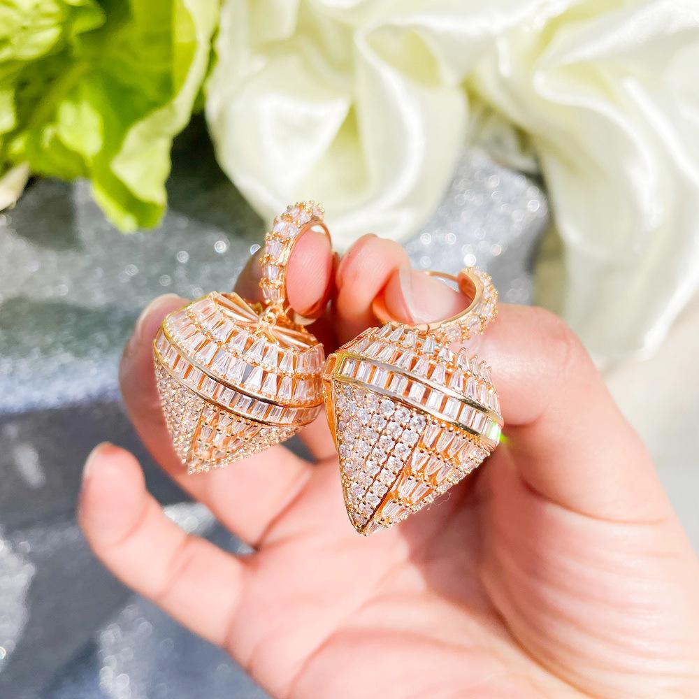 Three-Dimensional Large Diamond Shape Geometric Earrings, Super Flash Plated 18K Gold Micro-Set Zircon Earrings, Earrings.