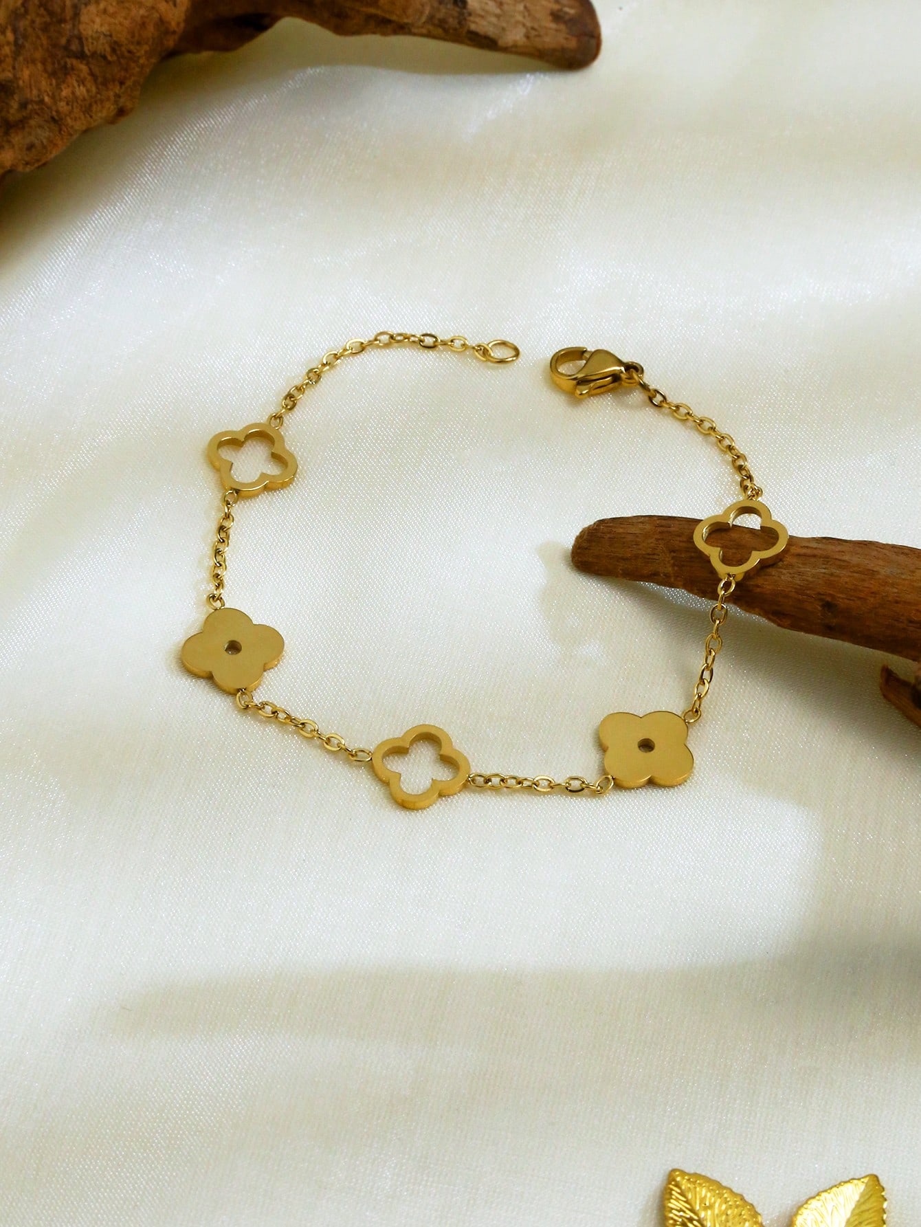 

1 Piece Stylish Elegant Simple 18K Gold Plated Stainless Steel Four Leaf Clover Bracelet, Holiday Gift for Friends, Mothers