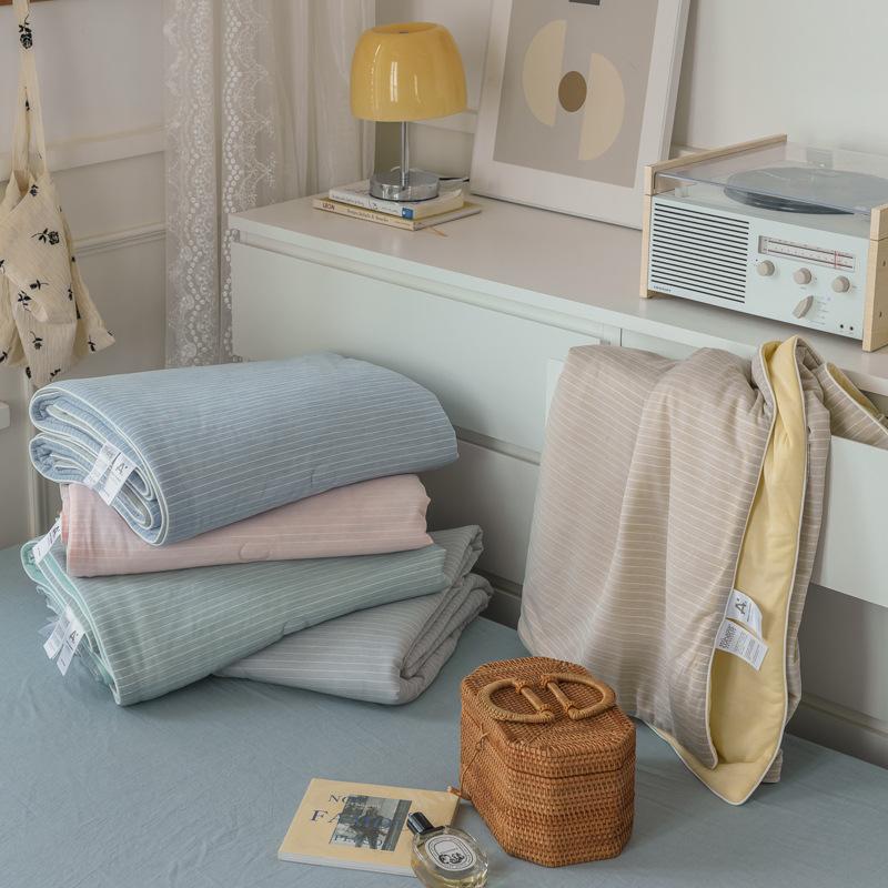 Class A Cool Feeling Summer Quilt Mica Technology Nano Particles Antibacterial Ice Silk Fabric Smooth Cool Feeling Quilt