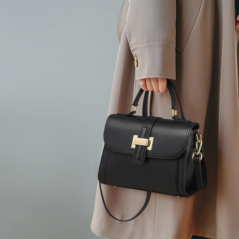 Bag Women's New Autumn and Winter Portable Crossbody Leather Women's Bag Premium Sense Large Capacity Mom Bag Luggage