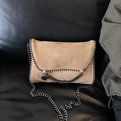 Modische trendige Crossbody-Tasche mit einzigartigem "hot Girl" Kettenriemen für die Umhängetasche