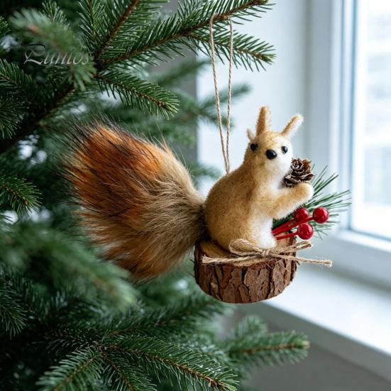 Winter Seasonal Tree Ornaments Christmas Squirrel for Tree, Cute Felt Plush Woodland with Pine Forest Animal Holiday Decor Cone, Hanging Decoration