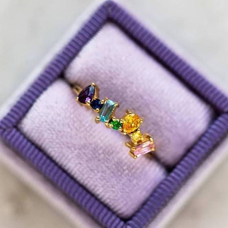 Cao Shi Exquisite Zircon Geometric Fashion Ring - High-End, Light Luxury Statement Piece for Women