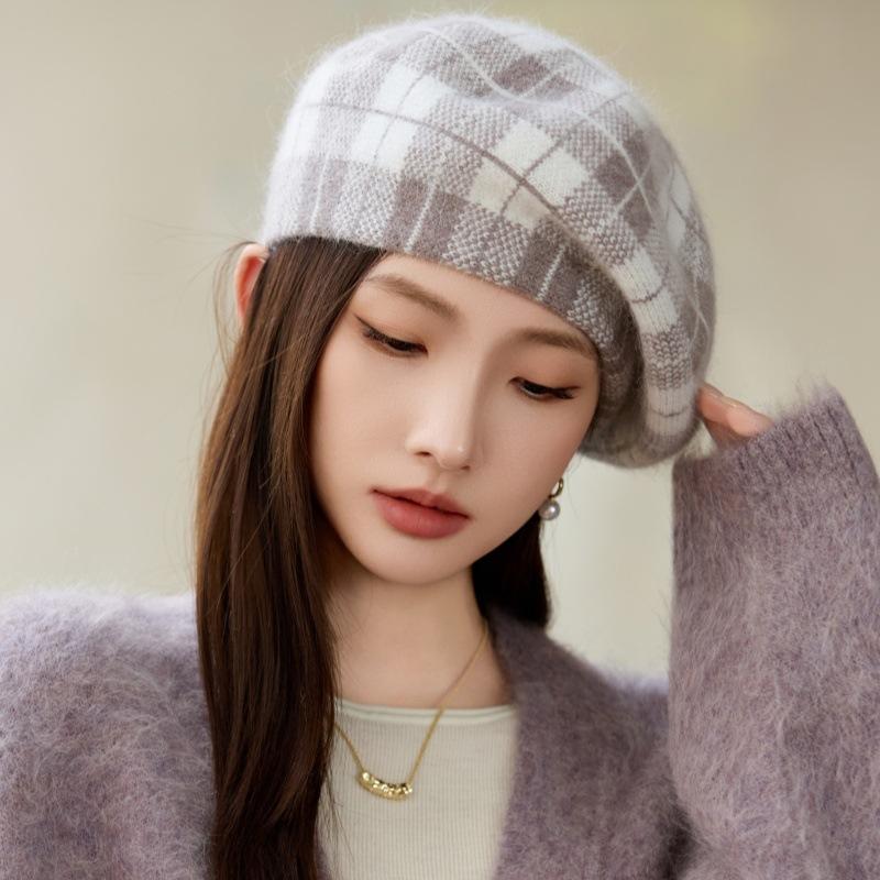 Autumn and Winter Women's Sweet Plaid Beret Casual Cold and Warm Painter Hat Women's Winter Knitted Wool Hat Outdoor Travel Windproof Hat