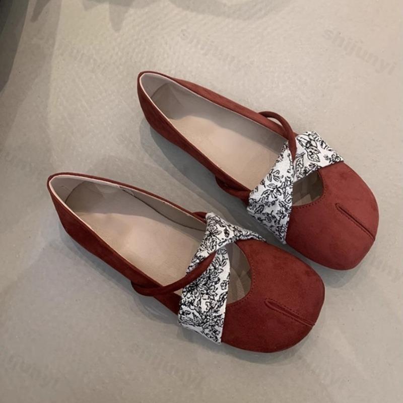 Women's Mary Jane Flat Shoes Summer 2026 Fashion Women's Dress New Retro Shoes Female Comfortable Non Slip Outdoor Casual Shoes