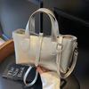 2025 New Commuter Small Tote Bag Handbag Shoulder Messenger Bag Large Capacity Fashion High Sense Retro Niche