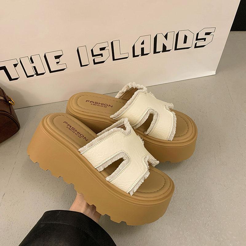 Thick-bottomed One-word Slippers for Women's Summer Wear, New with Skirts, Casual Seaside Beach Sandals