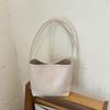 Damen gewebte PU-Eimertasche Minimalistische Umhänge-Handtasche für den täglichen lässigen Einkauf