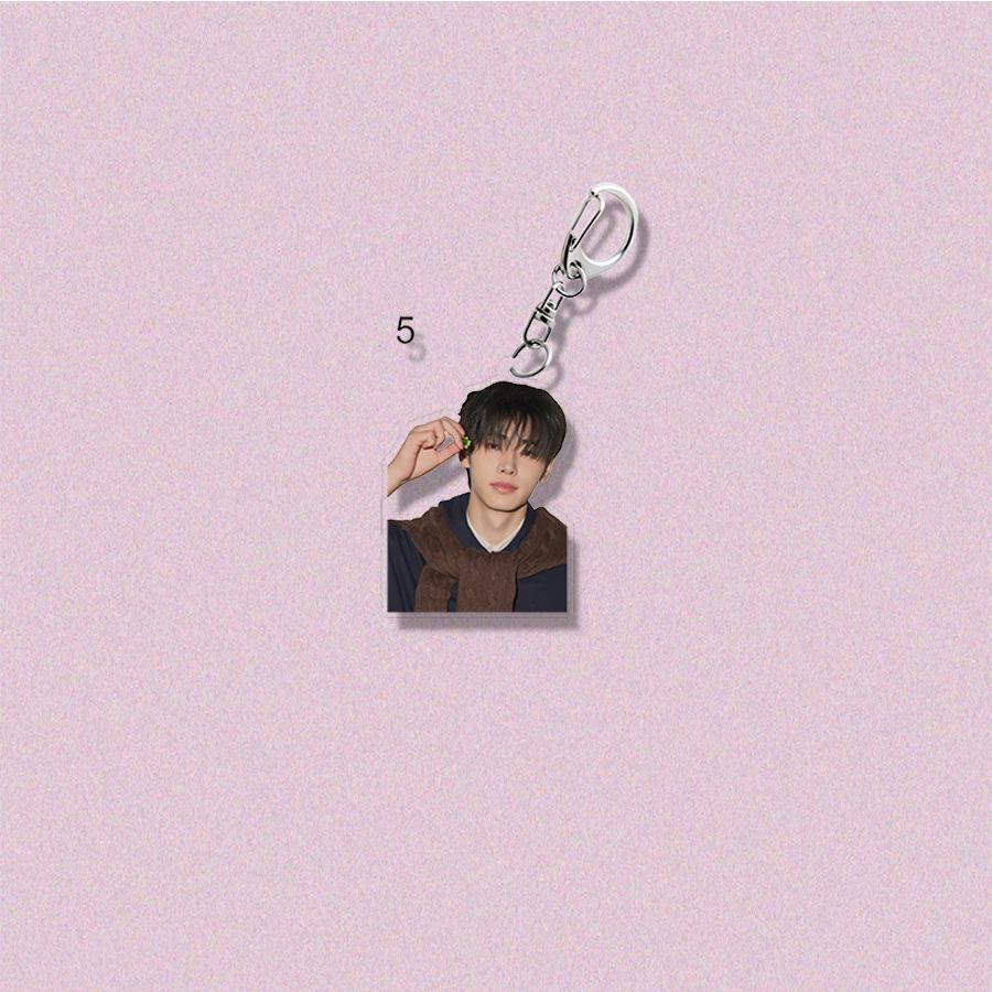 ENHYPEN Cute Casual Photo Keychain, ENHYPEN Member Portrait Acrylic Pendant, Kpop Fans Aesthetic Bag Charm