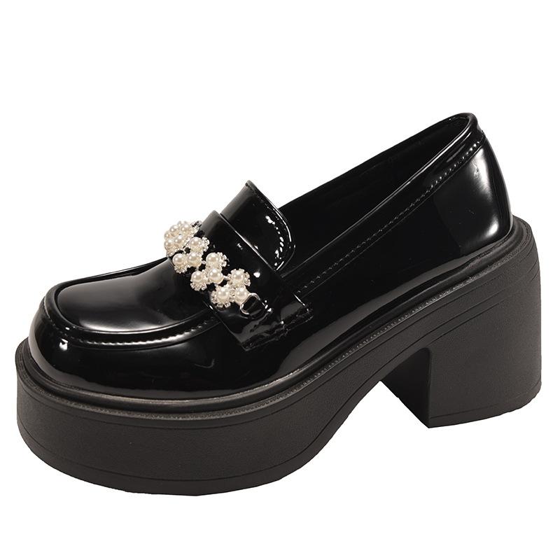 

Женские туфли на толстой подошве из маленькой кожи, новинка 2025 года, весенние, в британском стиле, универсальные, французские лоферы с бисером на одном ремешке, для ношения с юбками 40