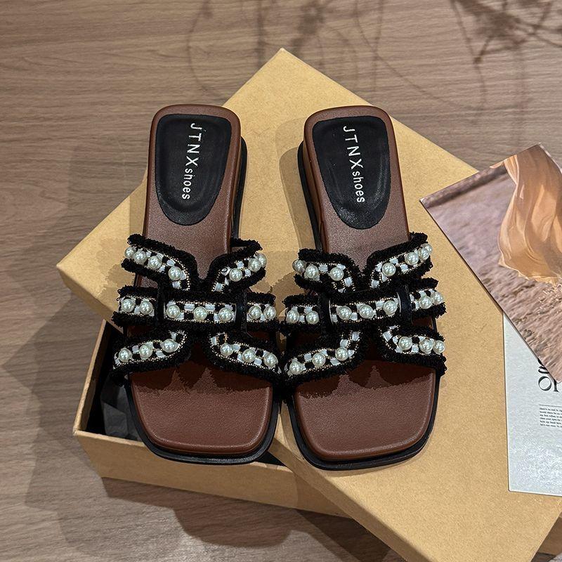 Xiaoxiang Slippers Female Summer Wear 2025 New Fairy Pearl Flat Bottom One-word Drag with Skirt Sandals