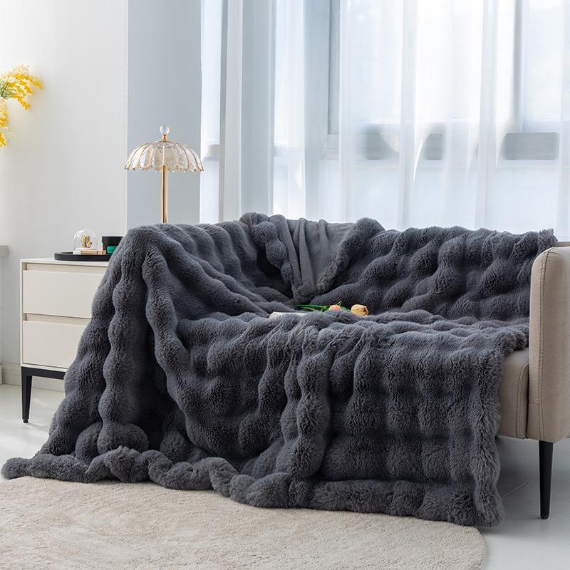 Ins Solid Color Fleece Blankets Autumn and Winter Faux Fur Blanket Air Conditioning Quilt Portable Warm Soft Color Home Fabric