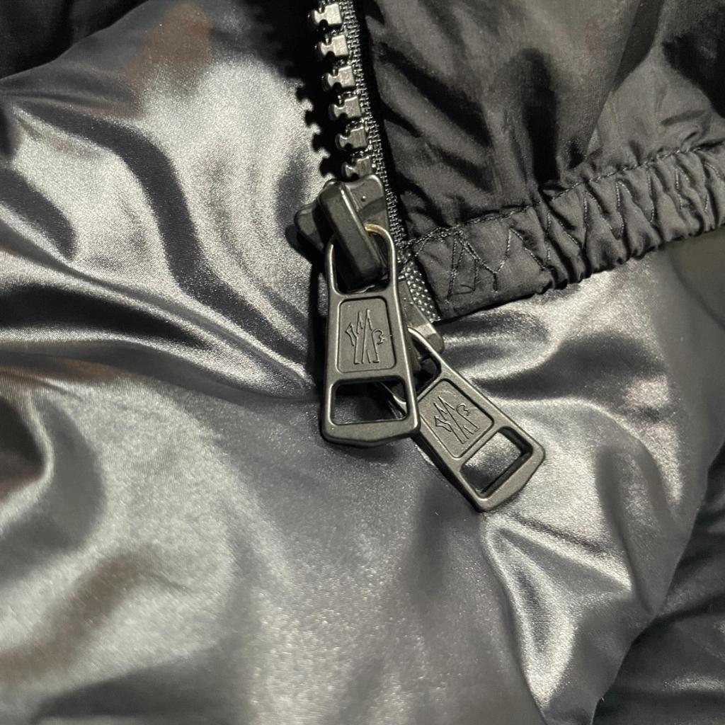 Used MONCLER ALMAZDown vest Nylon mens