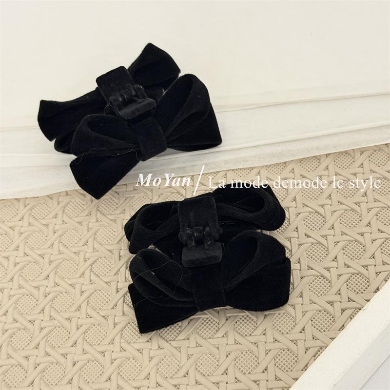 

Bows on The Bangs, with A Princess-style Top, Small Hair Clips for The Bangs, Shark Clips for The Hair, and Cute Edge Clips. чёрный