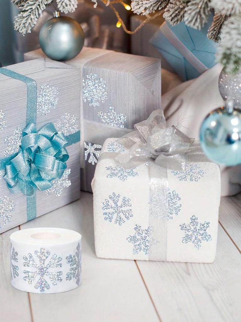 1 roll of 500 stickers, snowflake gift decoration label, roll pack of snowflake stickers, waterproof laser holiday decoration.