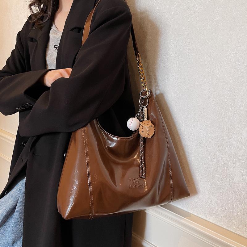 Wholesale Premium Red Bag Women's New Winter Light Luxury Niche Underarm Bag Large Capacity Commuter Tote Bag