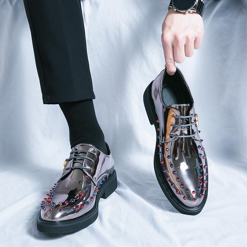 New Designer Men's Dress Mirror Patent Leather Shoes Male Gold Rivet Laced Oxfords Prom Homecoming Party Footwear Zapatos