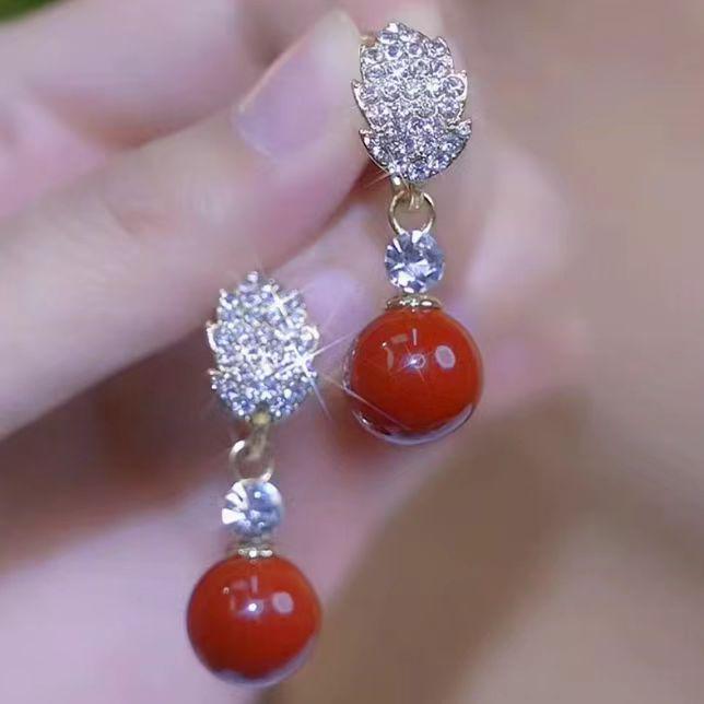 Elegante 2024 Perlenohrringe: Schickes, einfaches und stilvolles Design