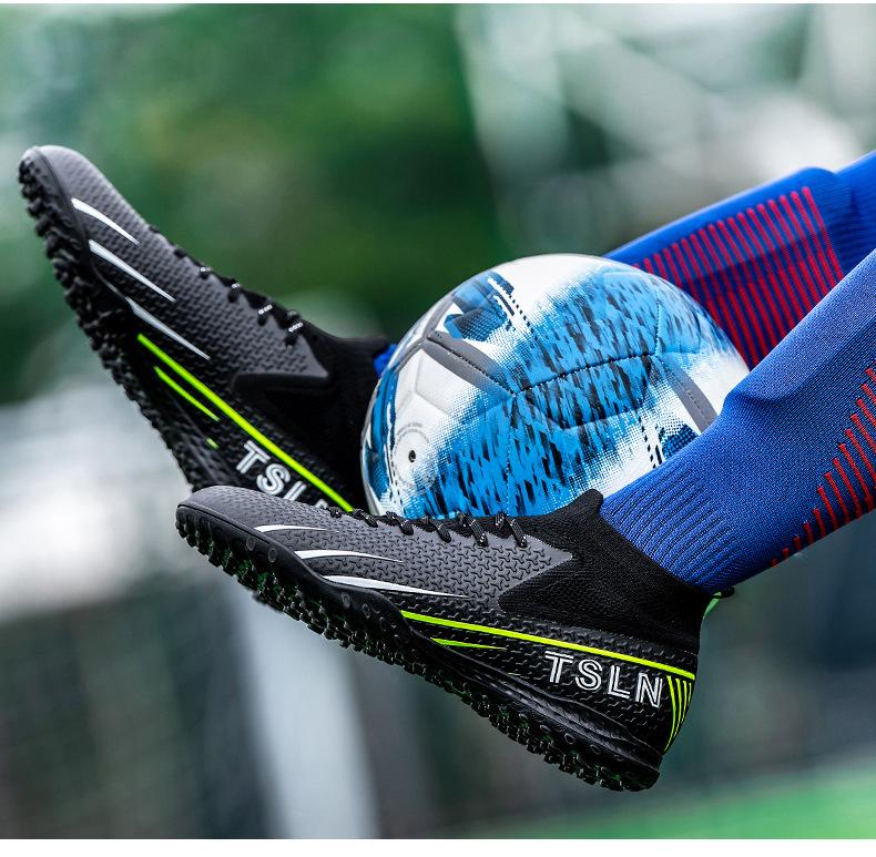Neue Stiefel Fußballschuhe Sport High Top Ag Gebrochene Nägel Rutschfest Bequem Große Größe Sport Lange Nägel Rasen Fußballschuhe
