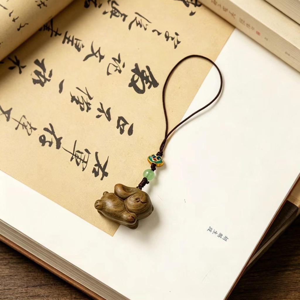 Sandalwood Rabbit Zodiac Keychain & Pendant with Lanyard - Creative Auspicious Clouds Design for Men & Women