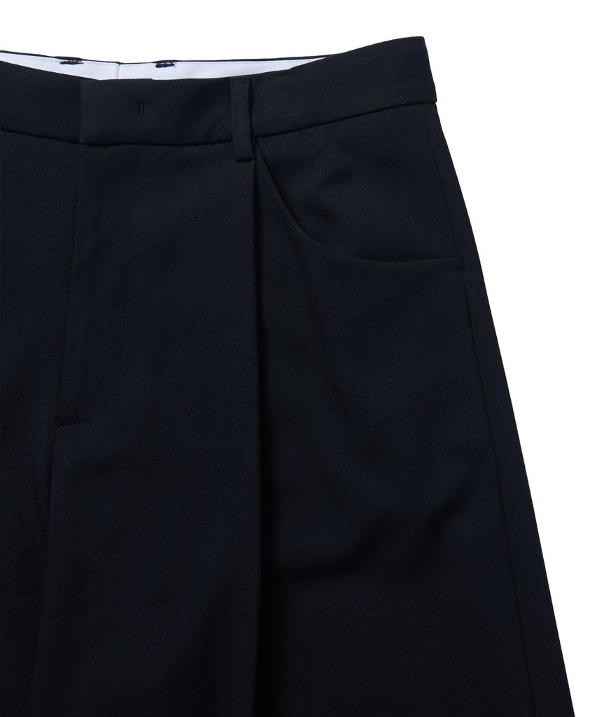 TEN PAST SEVEN Wide Tuck Bermuda Shorts - Black