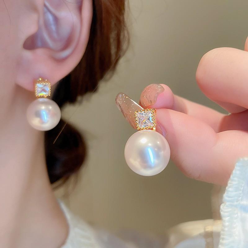 Gold-Plated Silver Diamond Pearl Stud Earrings - French Retro Light Luxury Ear Jewelry
