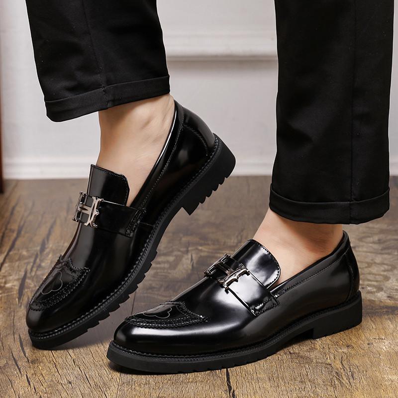 Luxury Gold Leather Loafers For Men Business Casual Elegant Man Dress Shoes Fashion Classic Pointed Toe Slip-on Men's Moccasins
