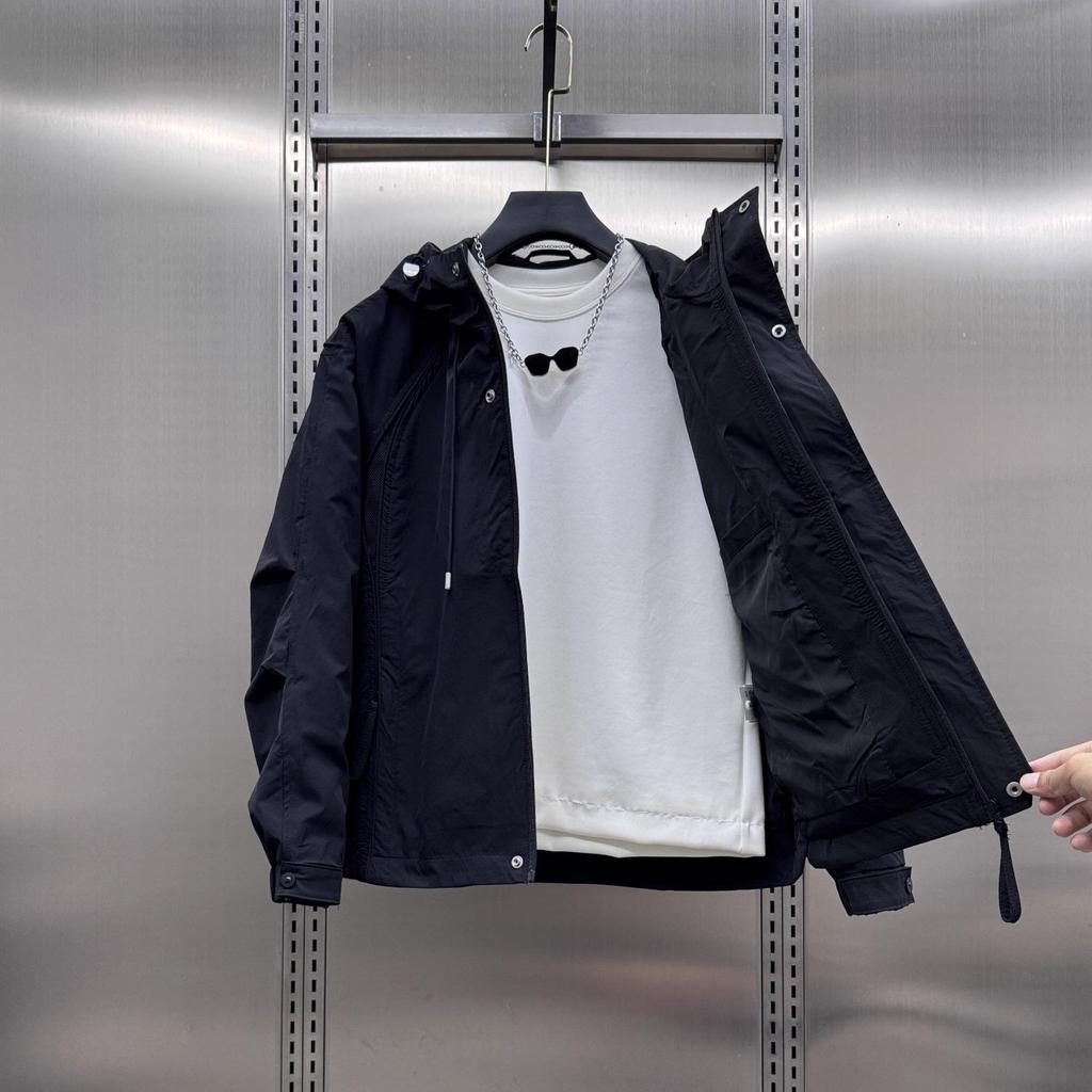Men's High-End Loose Hooded Windbreaker: Versatile Casual Street-Style Jacket for Spring & Autumn