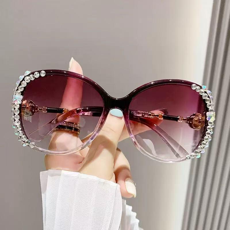 2025 Women's Rhinestone Sunglasses with Pearl Temple Arms, UV Protection for Round and Small Faces