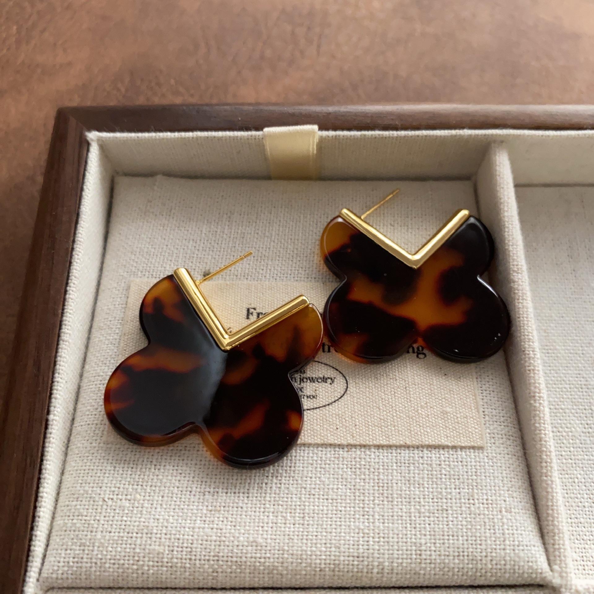 Gentle Classic Clover Stud Earrings Personality Lucky Fresh Earrings Earrings