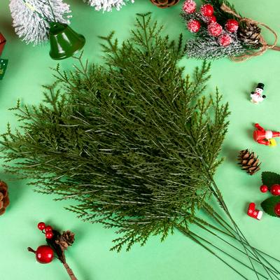 12/24 stücke Künstliche Tannenzweige Faux Kiefer Grünstämme Gefälschte Zeder Kiefer Nadeln Picks für Weihnachten Baum Kranz Garland decor