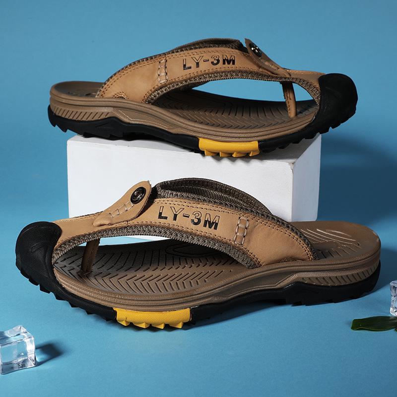 2025 Men's Plus Size Cowhide Toe-Loop Flip-Flops: Lightweight Retro Beach & Casual Thick Sole Sandals