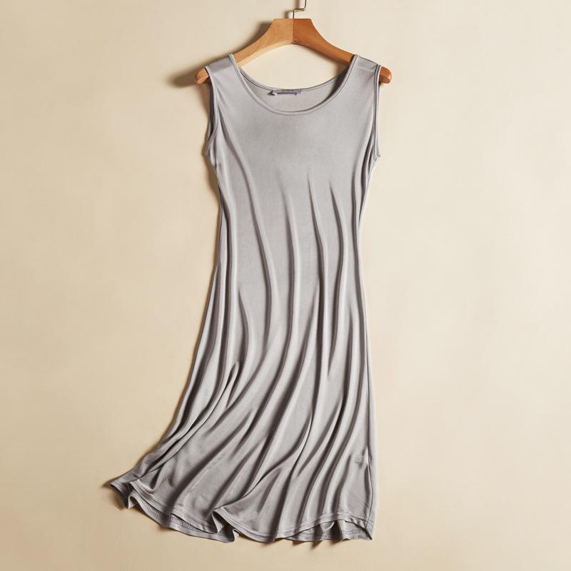 Robe Longue Sans Manches Élégante pour Femme en Soie de Mûrier avec Ourlet Large - Couleur Unie, Grande Taille pour le Trajet Quotidien