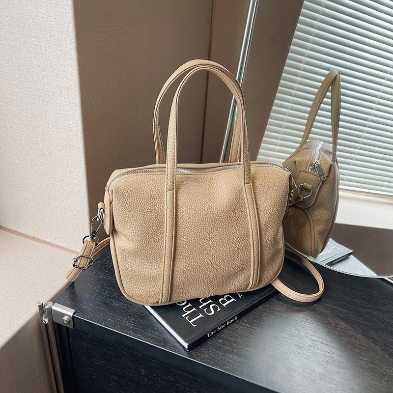 Korean version of fashionable portable women's bag 2025 new solid color simple small square bag versatile shoulder messenger bag