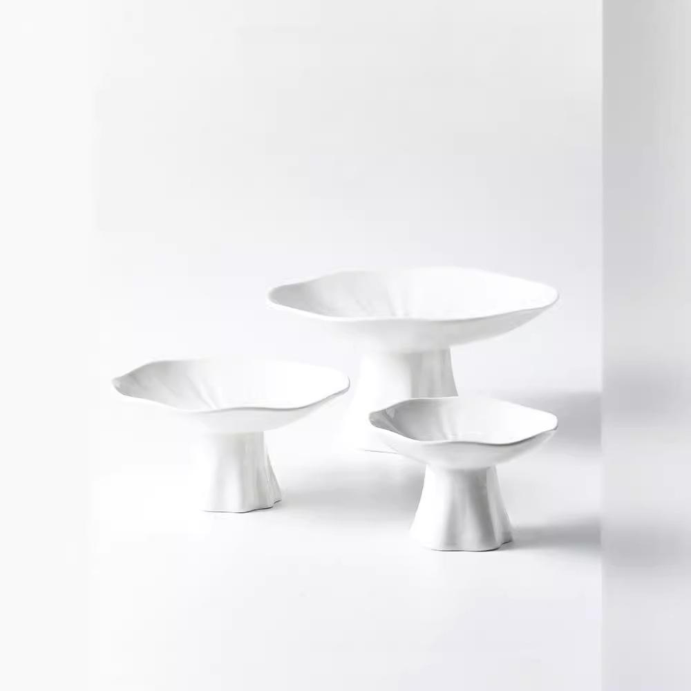 Elegantní keramický dezertní talíř pro předkrmy, studená jídla a ovoce