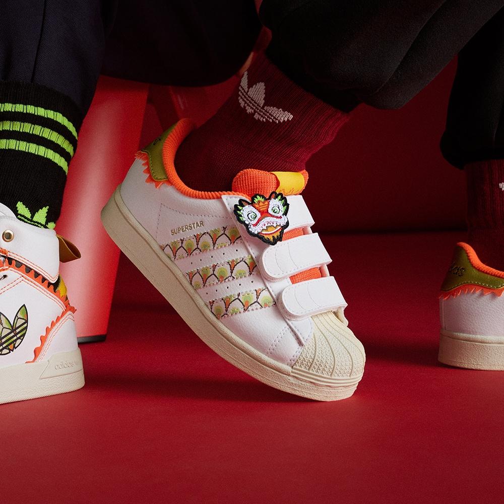 Adidas Originals Superstar Round Toe Durable Low Top Kids Skate Shoes Kids Sneakers White Orange IF4328