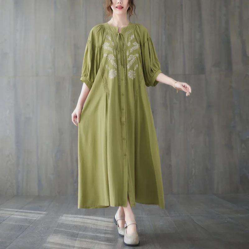 2025 Summer Plus Size Women's Retro Embroidered V-Neck Bell Sleeve Dress