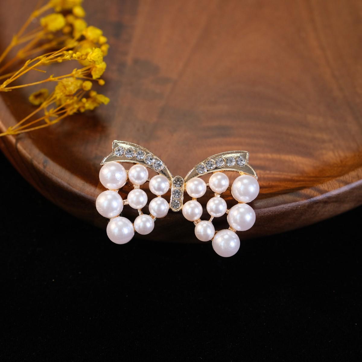 

Creative Retro Pearl Bow Brooch: Versatile Fashion Accessory