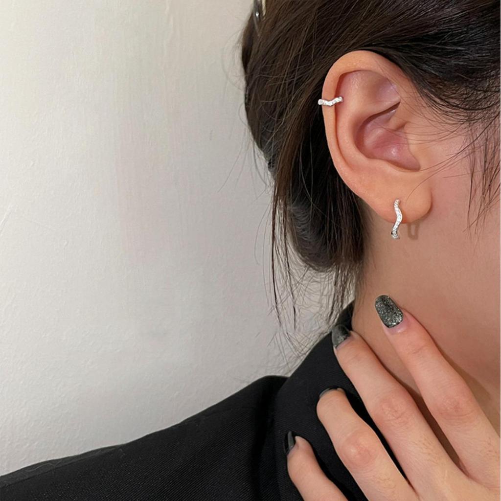 Versatile Women's Ear Jewelry: Sleep-Friendly Studs, Cartilage Earrings, Ear Cuffs, Ear Clips, Rings in Fashionable Cold Style.