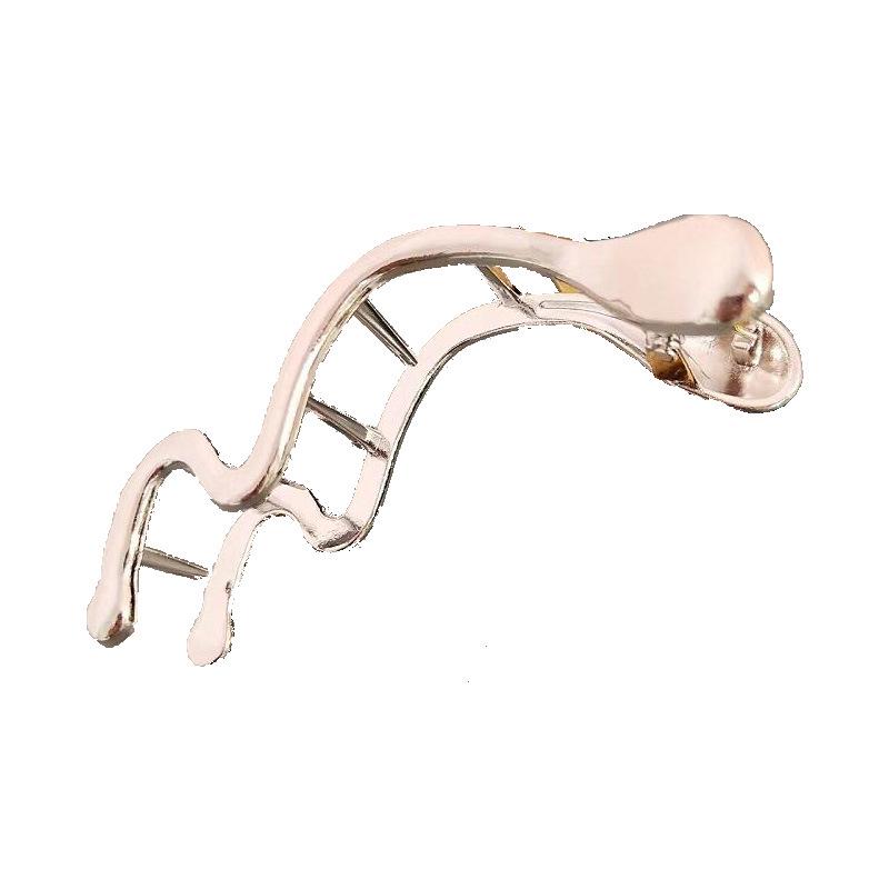 Geometric Sweet Shark Clip: Korean-Style Hair Claw with Auspicious Clouds Design for Chic Updos