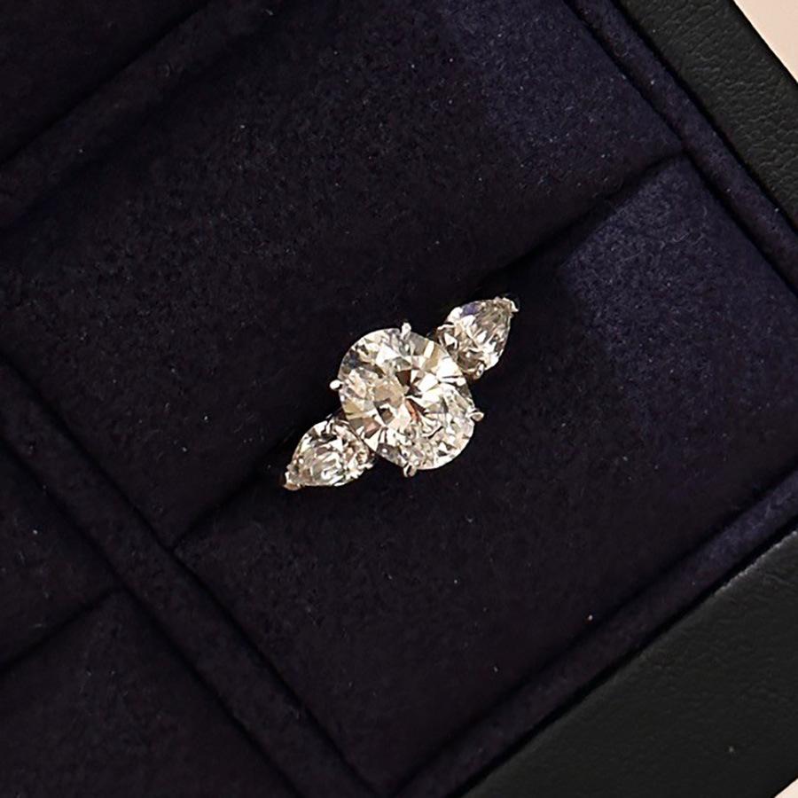 

Light Luxury Women s Oval Pigeon Egg Stone Ring - Premium Wedding & Proposal Diamond-Like Jewelry Adjustable