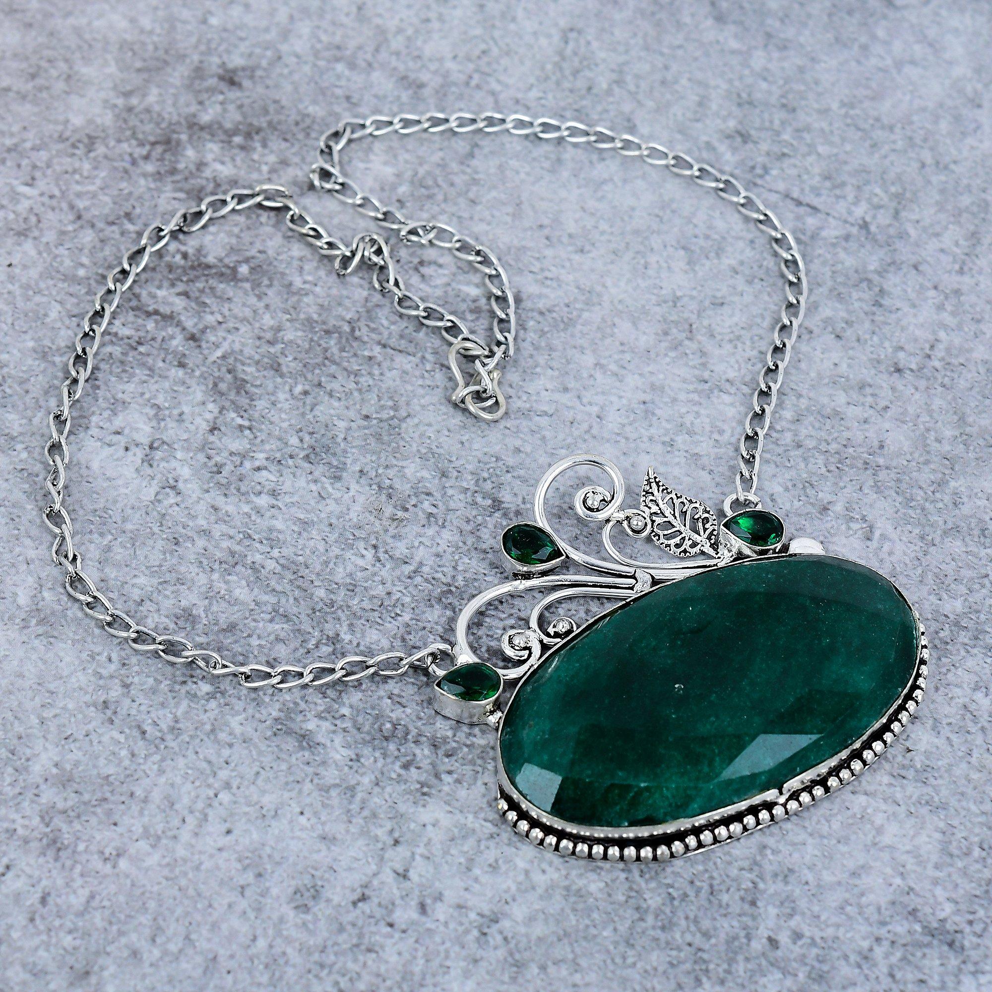 

Green Jade, Diopside Gemstone 925 Sterling Silver Jewelry Necklace 18 M-2758