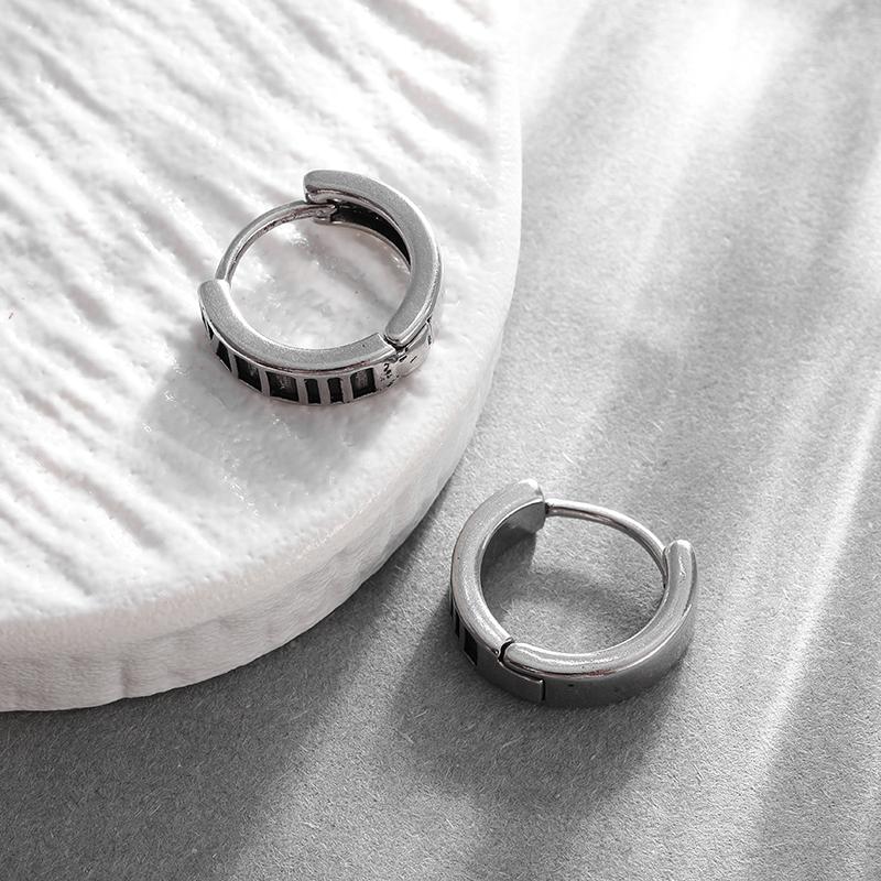 Retro Popular Hip-Hop Rock Roman Numeral Earrings Men Women Hypoallergenic Earrings Fashion Jewelry