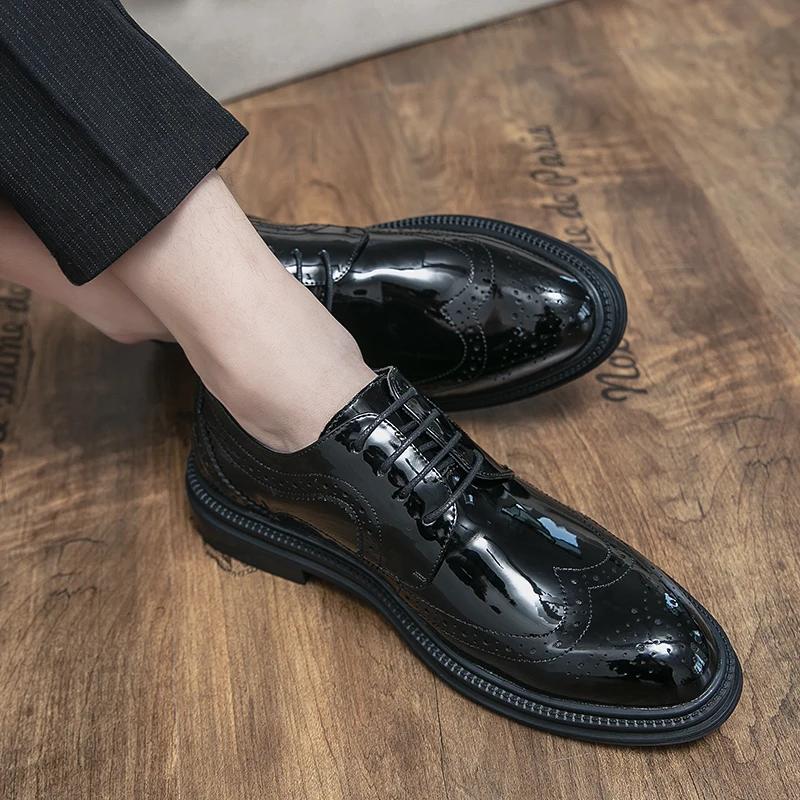 Fashion White Oxford Shoes Men's Lace-up Business Leather Shoes British Style Fashion Brogues Shoes Slip on Low-heeled Mens Dress Shoe