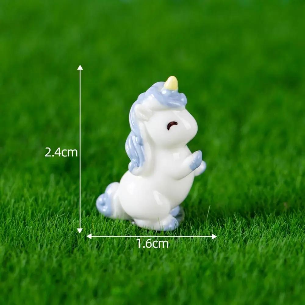 Cartoon Carrot Rabbit Figurines Realistic Resin Bunny Micro Landscape Ornaments Handmade Mini Mini Carrot Decoration Outdoor