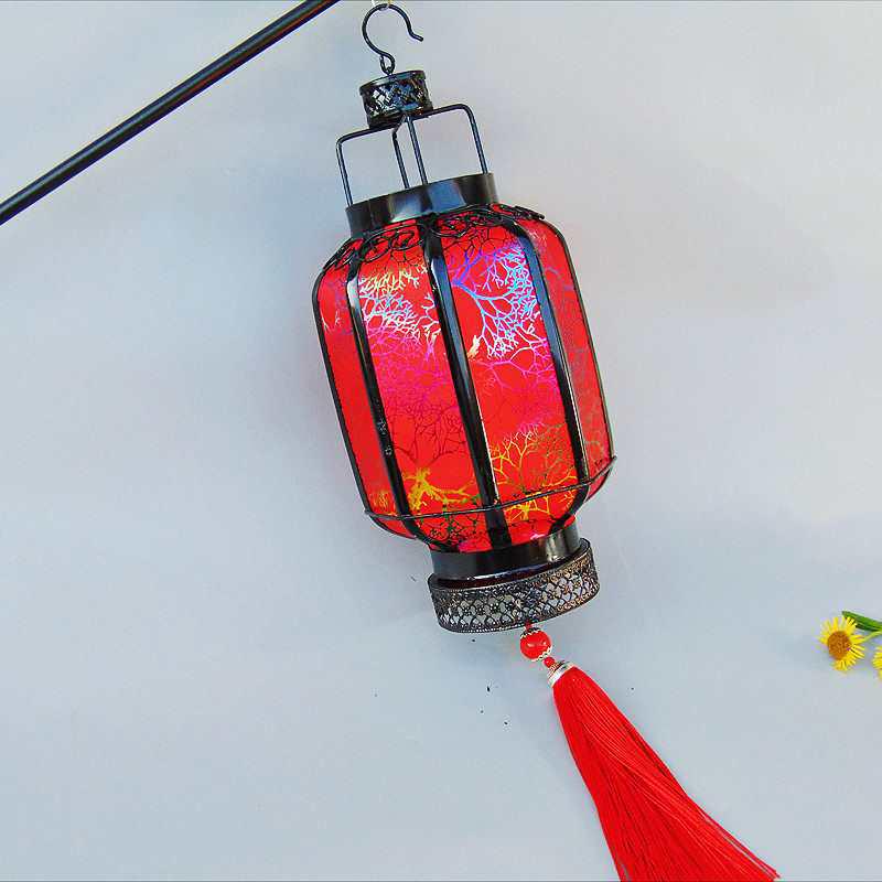 Hanfu Style Antique Handheld Lantern - Iron Art, Luminous Palace Lantern, Chinese Style Photography Prop, Flower Design