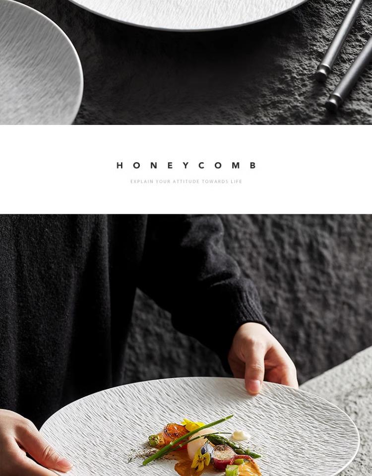 Black and White Ceramic Food-Grade Shallow Plate - Luxury Style for Meals and Breakfasts