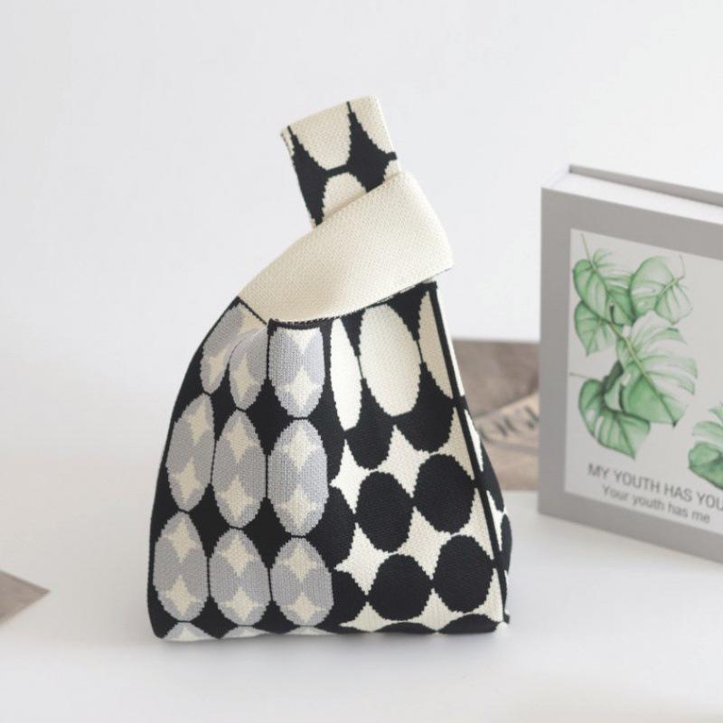 Ins Internet celebrity handbag women's knitted wool bucket bag Japanese and Korean version versatile hand carry casual tote bag box lunch bag