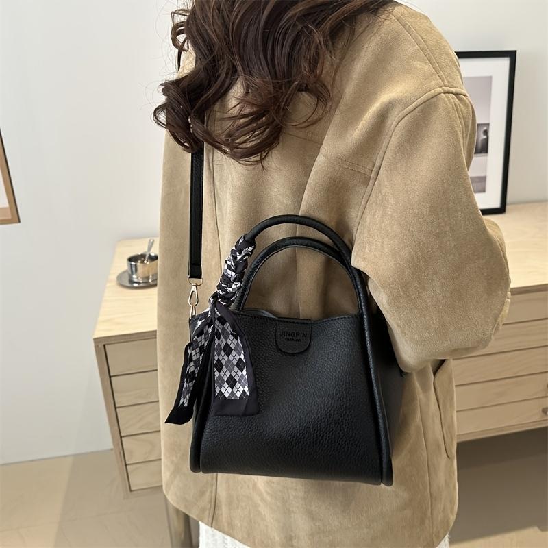Women's Retro Korean-Style Leather Commuting Shoulder Bag with Detachable Strap & Magnetic Closure